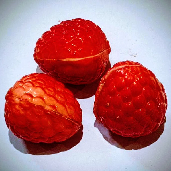 Raspberry in white chocolate