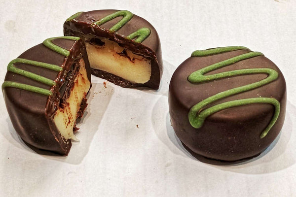 Lime fondant cream in dark chocolate